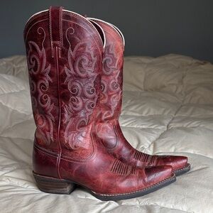 Ariat snip toe western boots, women’s 6.5